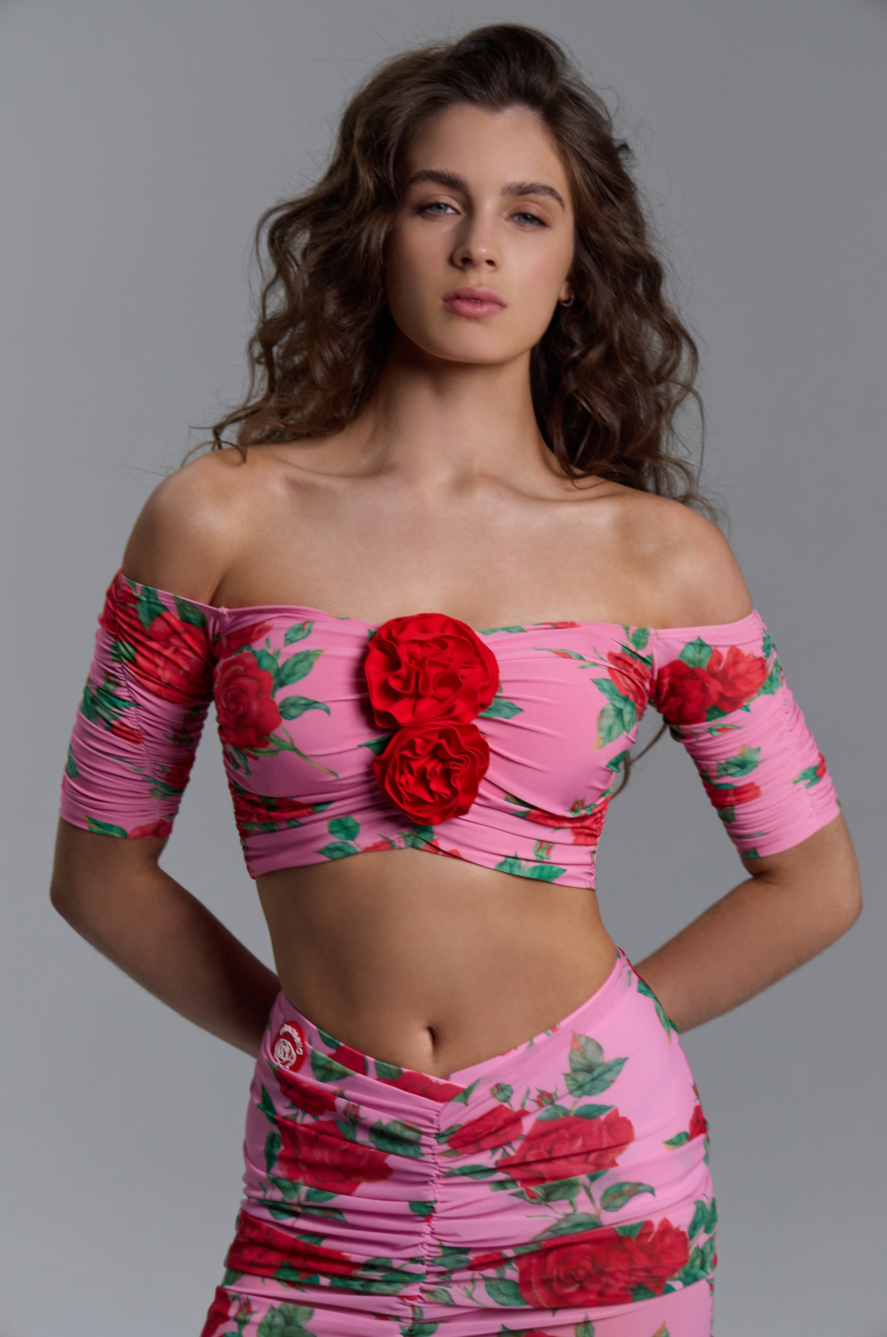 Роза красная большая для бальных танцев, цвет Красный 