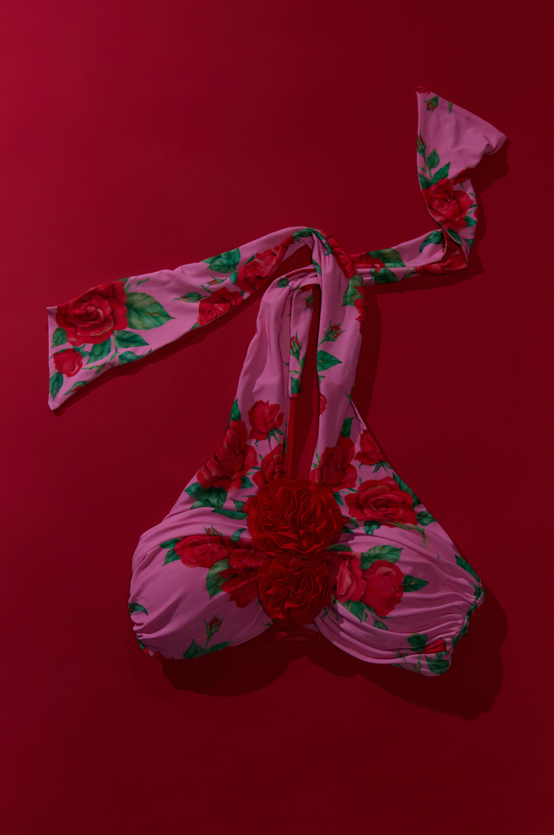 Роза красная большая для бальных танцев, цвет Красный 